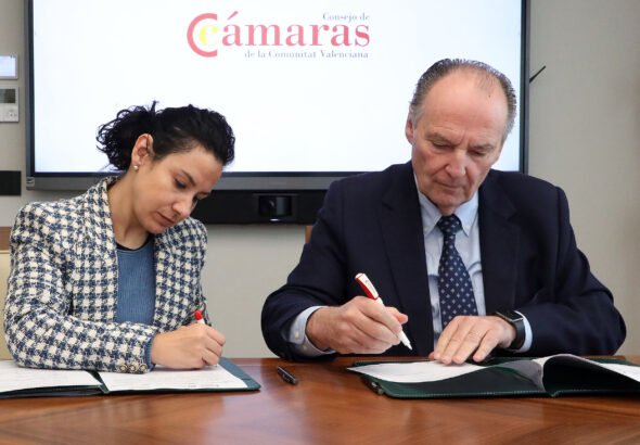 La consellera de servicios sociales Elena Albalat y José Vicente Morata, presidente presidente del Consejo de Cámaras