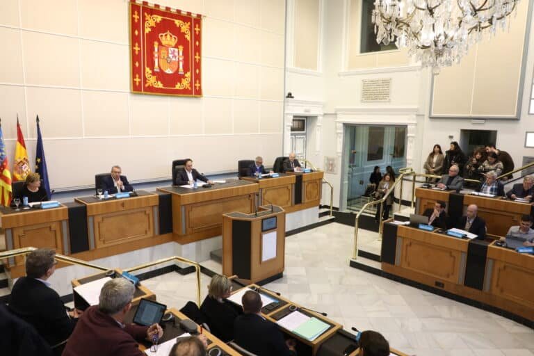 Imagen de la celebración de una comisión en Valencia por el agua.
