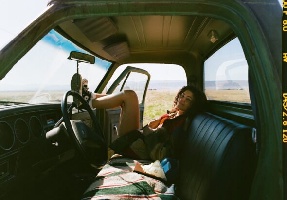 Zendaya interpretando a Rue Bennett en una escena de la tercera temporada de Euphoria.