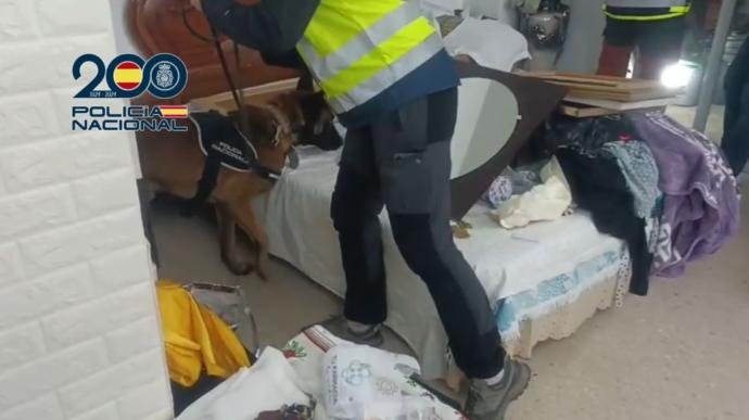 Desarticulado en Sevilla un clan familiar dedicado a la explotación laboral en Sevilla Imagen que muestra operación de la policía contra un clan dedicado al a explotación laboral en Sevilla.