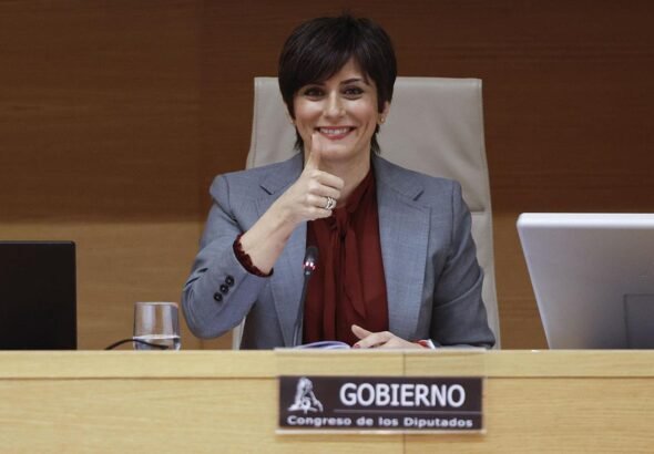 Imagen de isabel rodriguez en el congreso de los diputados sobre casa-47-vivienda-asequible