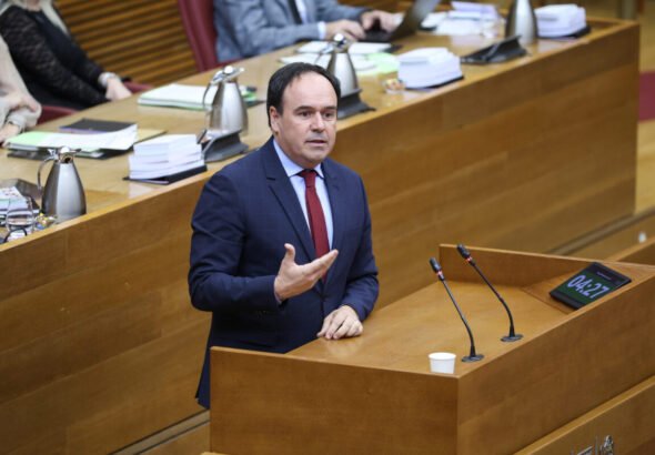 Perez Llorca en la sesión de control del Gobierno Valenciano.