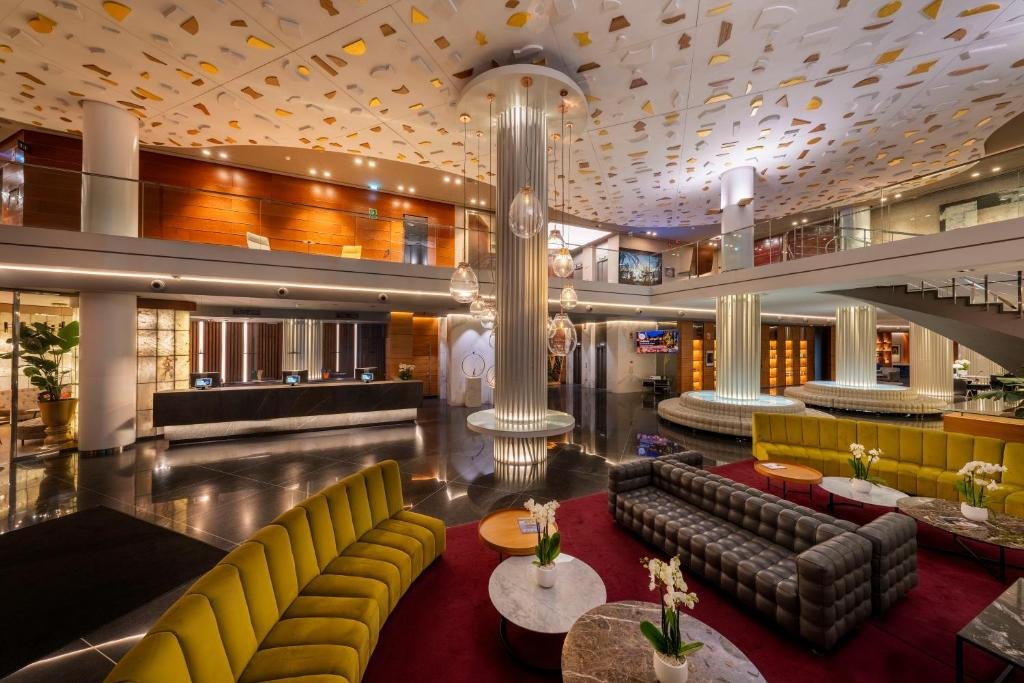 Hoteles en Valencia para las Fallas 2026: 3 aciertos seguros fuera del agobio SH Valencia Palace