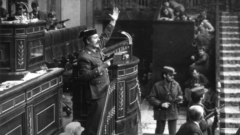 Fernando Tejero el día del intento de golpe de Estado en el Congreso de los Diputados.
