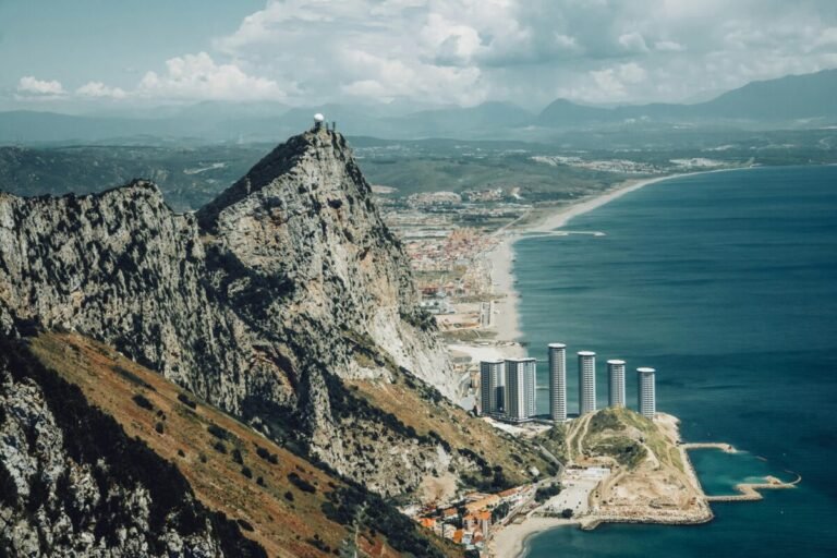 Vista panorámica de Gibraltar y costa.