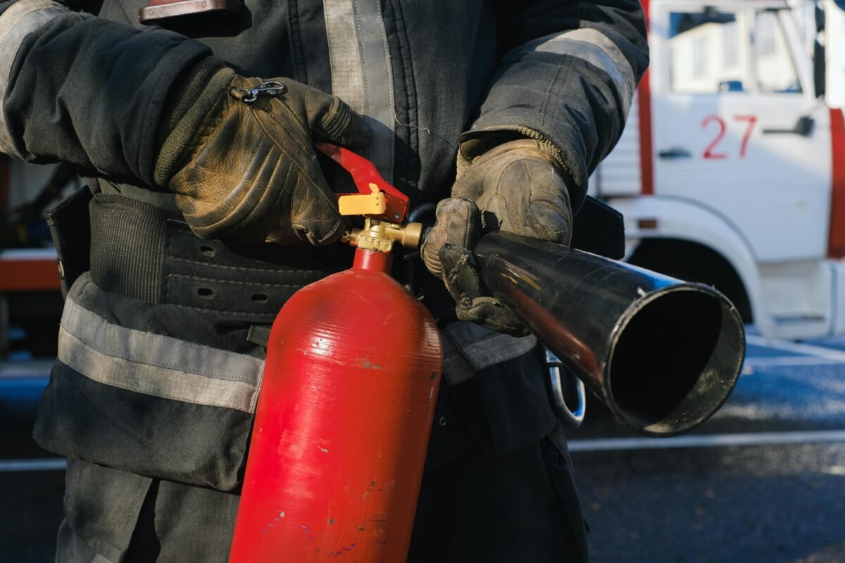 La justicia ve indicios de homicidio imprudente en el incendio de las discotecas de Murcia Imagen para ilustrar los restos del incendio en las discotecas Teatre y Fonda Milagros de Murcia.