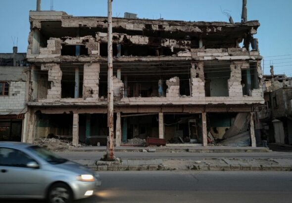 Imagen de un edificio devastado por la guerra