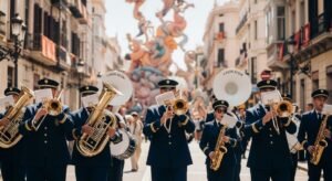 Banda de música interpretando piezas tradicionales, representativa de la música de las Fallas.