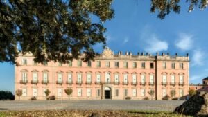 Fachada del Palacio Real de Riofrío, actualmente cerrado por reformas en su centro de visitantes.
