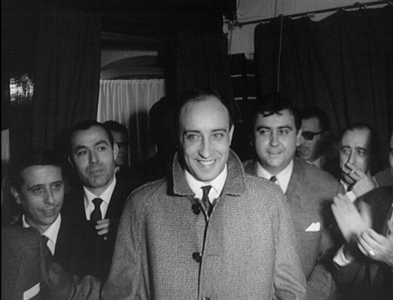 Manuel Vicent en una imagen del documental de estreno en Movsitar Plus+: Mañana seré Feliz