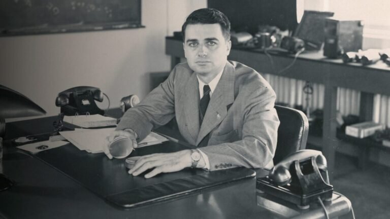 Movistar Plus+ desvela tres grandes estrenos de documentales que llegan en abril Una de las imagenes del documental Mr. Polaroid que se estrenará en Movistar Plus+