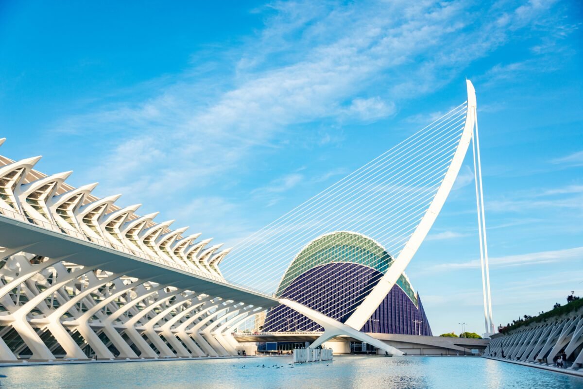 El Ayuntamiento de Valencia cierra 2025 con un superávit que destinará a inversiones y deuda en 2026 Imagen de la Ciudad de las Ciencias y de las Artes de Valencia.