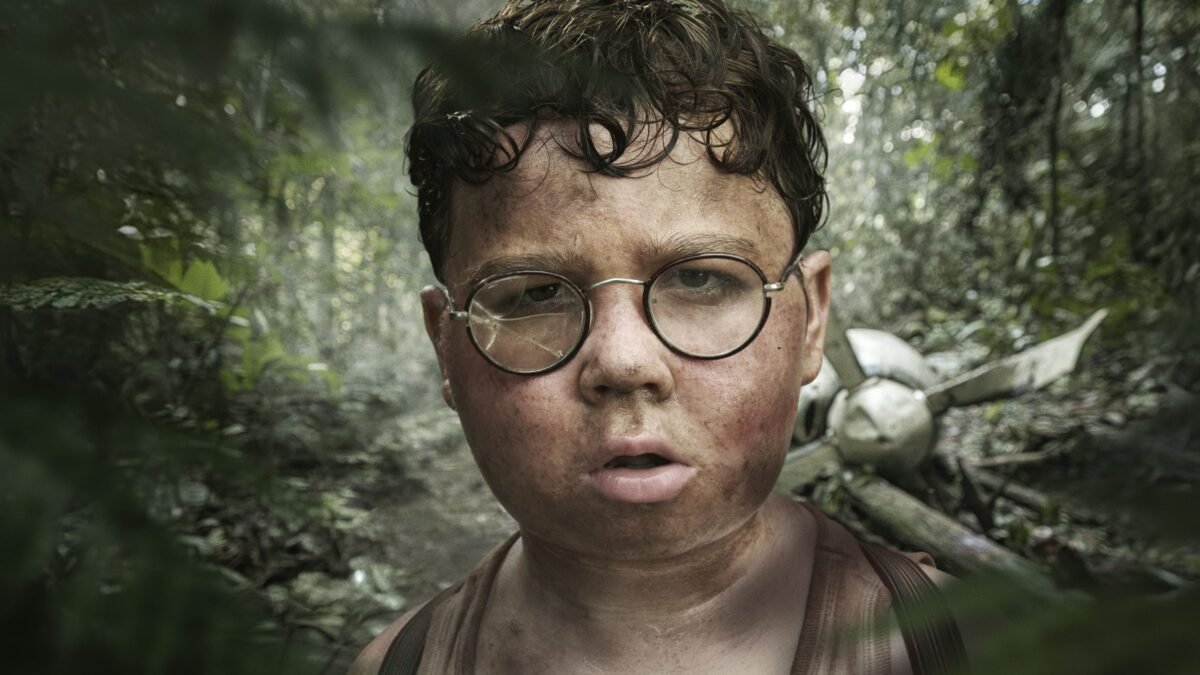 Movistar Plus+ se hace con seis nuevas series de Sony Pictures tras un acuerdo exclusivo Imagen de uno de los episodios del señor de las moscas.