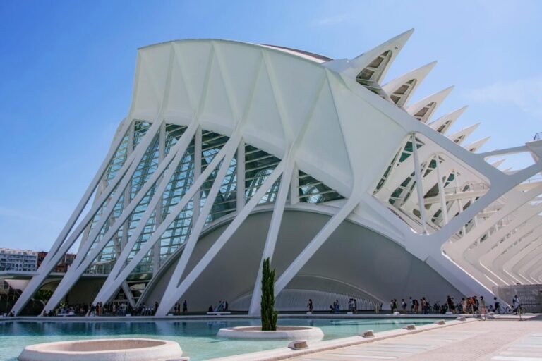 Programa Emprende y Contrata 2026 para el fomento del empleo en València.