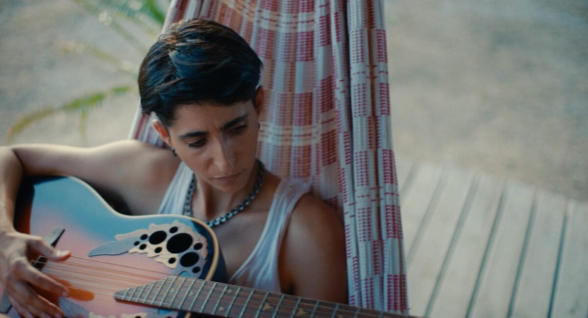 Movistar Plus+ estrena el documental 'Flores para Antonio' el 19 de marzo Alba Flores en una imagen de la película documental "Flores para Antonio".