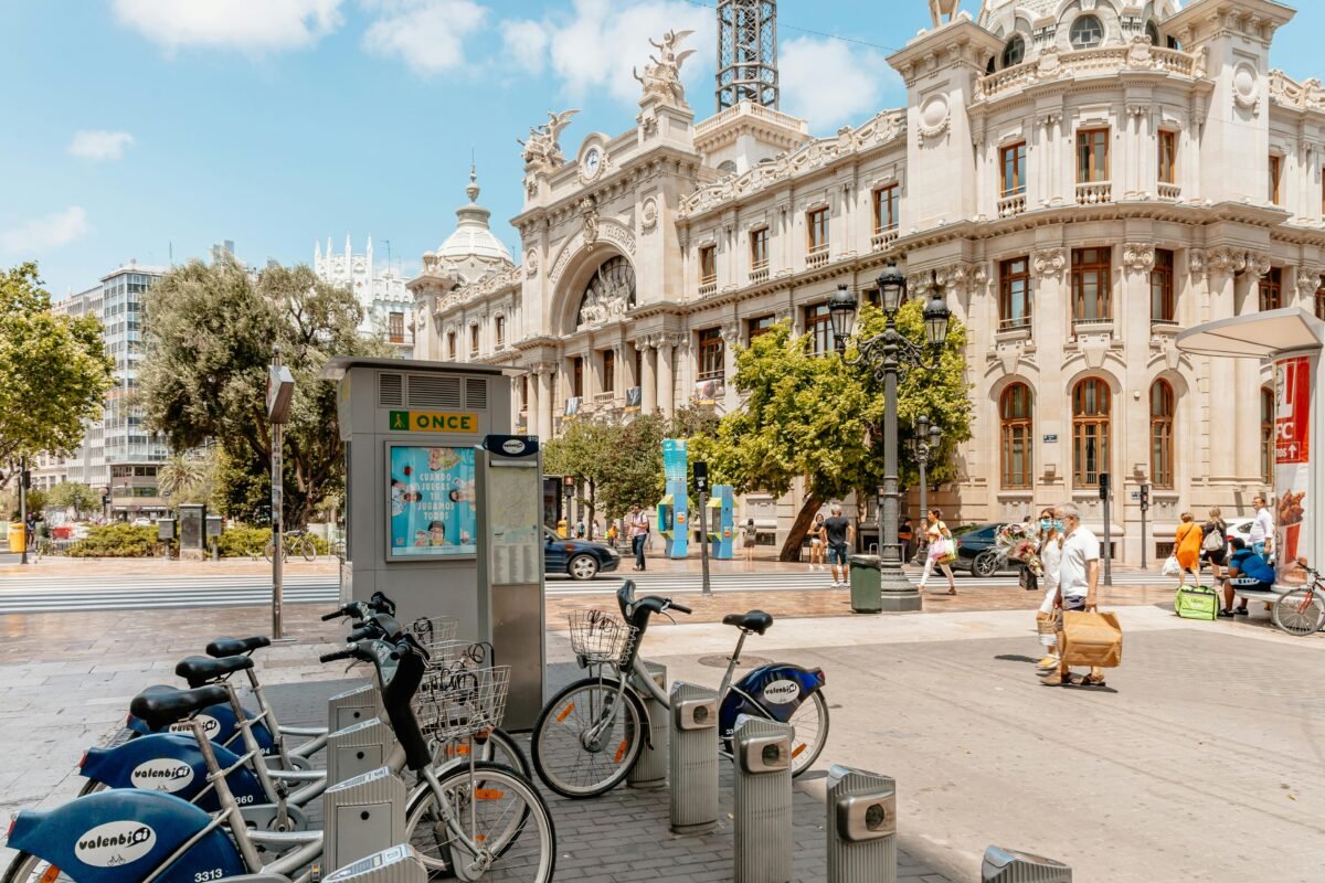 ÚLTIMA HORA | Suspendida la mascletà de hoy en Valencia por la lluvia Suspendida la mascletà de hoy en la Plaza del Ayuntamiento de València debido a la lluvia durante las Fallas 2026.