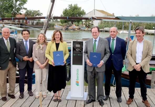 La Alcaldesa de Valencia, Maria José Catalá, en L'Albufera, con el acuerdo de la Fundación Iberdrola España.