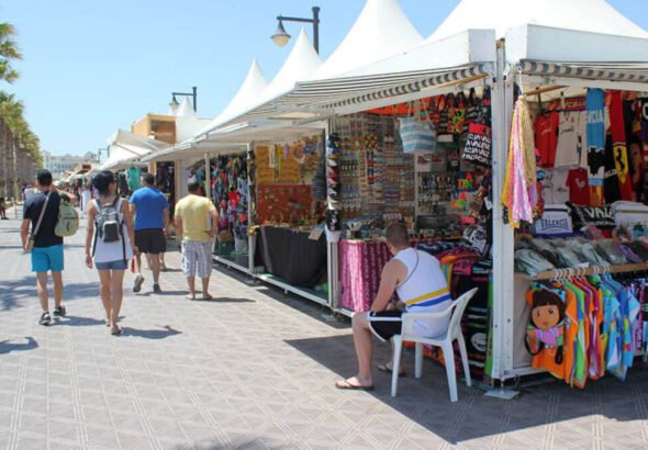 Castas de venta en la playa del Cabanyal