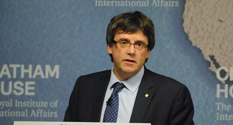 Carles Puigdemont durante una conferencia en Catalunya.