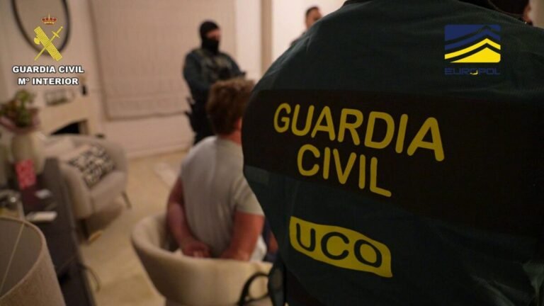 Golpe al corazón del 'Clan de los Lyons': cae en la Costa del Sol una de las redes más violentas de Escocia Imagen de la operación Armorum en España.