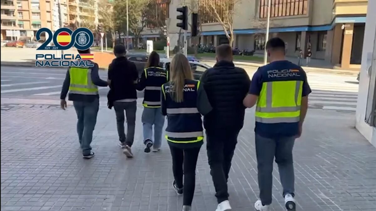 Imagen de la detención de la red criminal que explotaba a inmigrantes