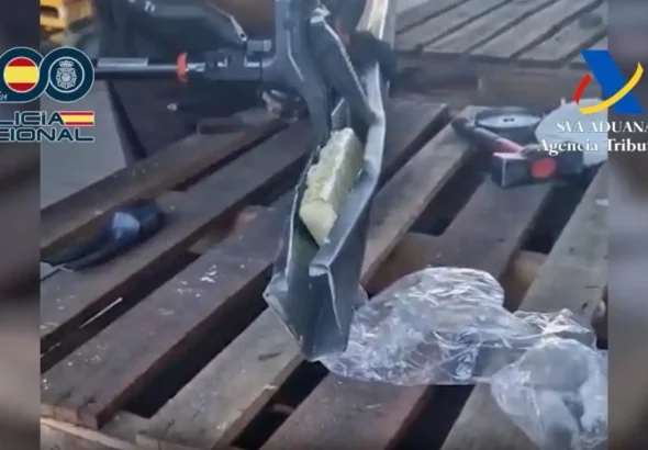 Imagen de la operación en Algeciras contra el narcotráfico de cocacína oculta en cargamentos de madera