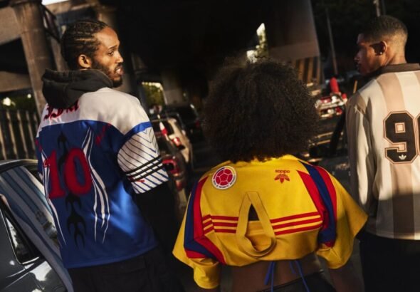 Imagen de las nuevas equipaciones de adidas originals.