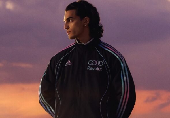 Sudadera en color negro y líneas con tonos brillantes nueva colección adidas y Audi Revolut F1