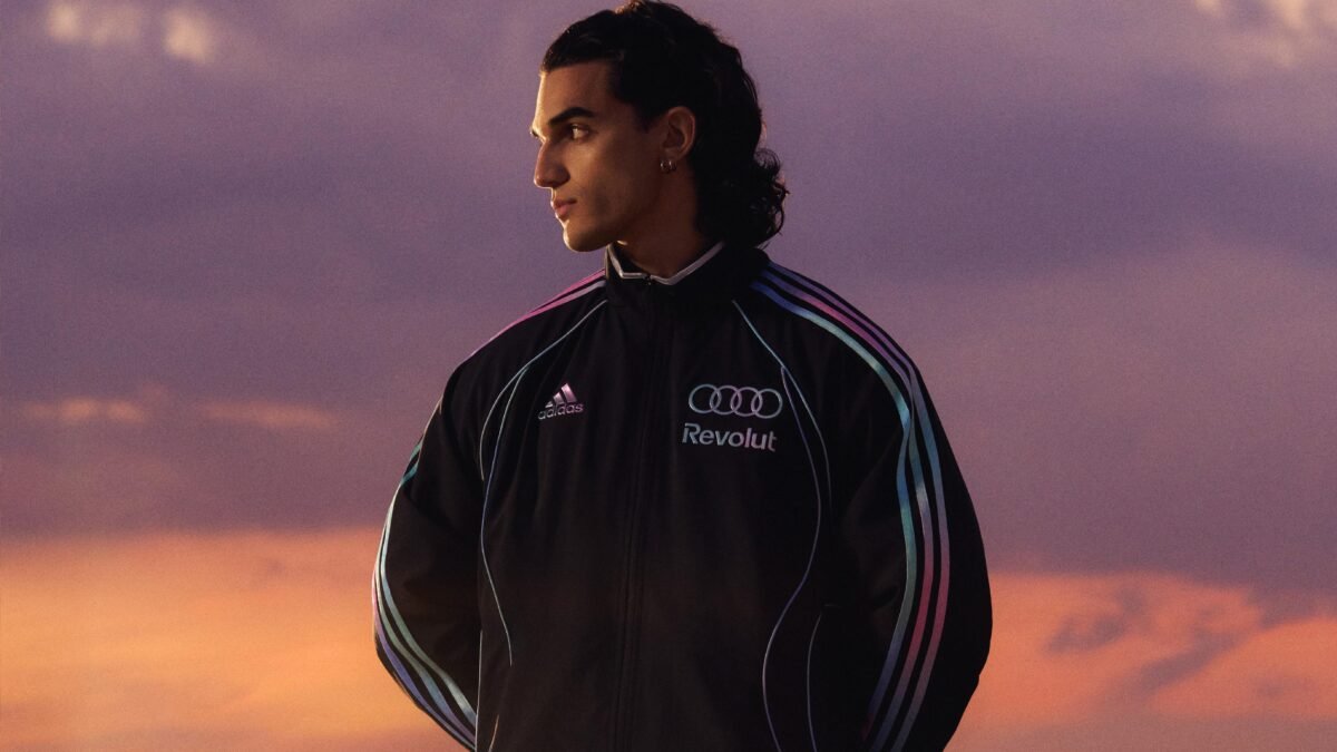 Sudadera en color negro y líneas con tonos brillantes nueva colección adidas y Audi Revolut F1