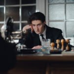 Filmin estrena en exclusiva el biopic de Franz Kafka dirigido por Agnieszka Holland El actor Idan Weiss interpretando al escritor en la película Franz Kafka Filmin.