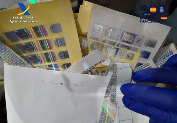 Imagen de la operación de la Policía Nacional que desmantela en Málaga un laboratorio de billetes falsos