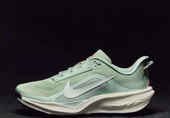 Vista del exterior la nueva zapatilla de Nike ACG Pegasus Trail 2026