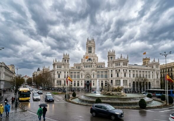 Imagen que muestra Madrid con el cielo muy nublado por la alerta naranja en Madrid