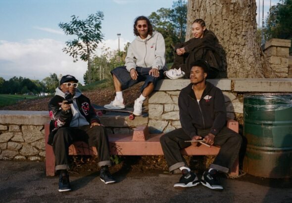 Imagen de la colaboración de nike con levis para la colección.