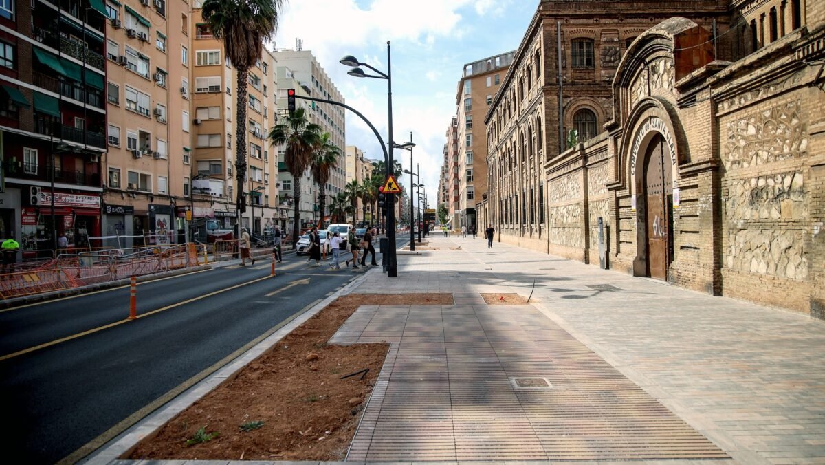 Imagen que muestra los terminados de la obra de la Avenida Perez Galdós de Valencia en 2026