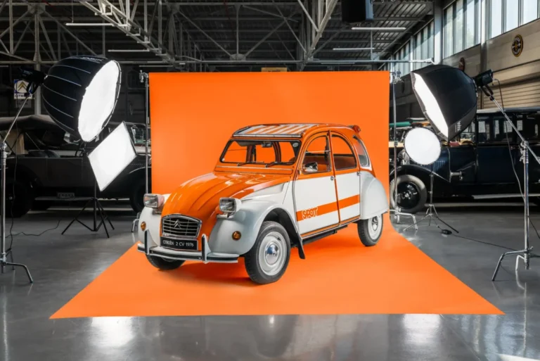 Imagen exterior y lateral del Citroën 2 CV aparcado