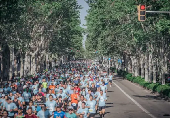 Imagen de archivo que muestra una carrera en Barcelona con cortes de tráfico
