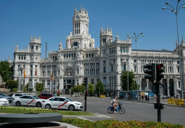 Imagen que muestra la plaza de Cibeles afectada por los cortes de tráfico en Madrid