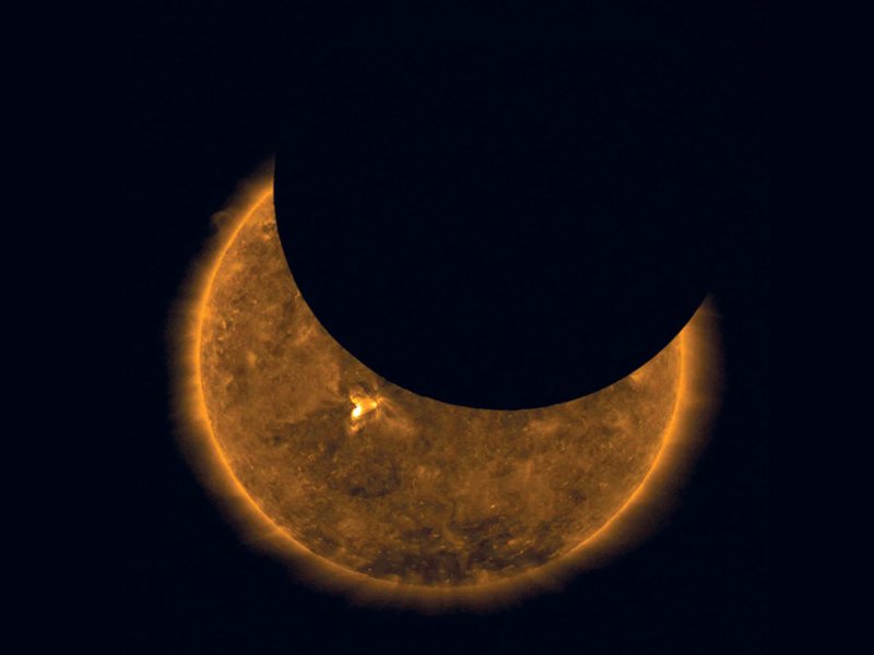 Del anillo de fuego a la oscuridad total: el mapa del trío de eclipses en España Imagen de une eclipse lunar para ilustrar el trío de eclipses de españa