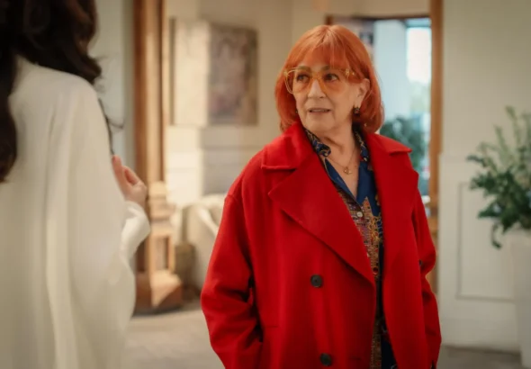 Imagen que muestra a Carmen Maura en una de las escenas de Furia parte 2