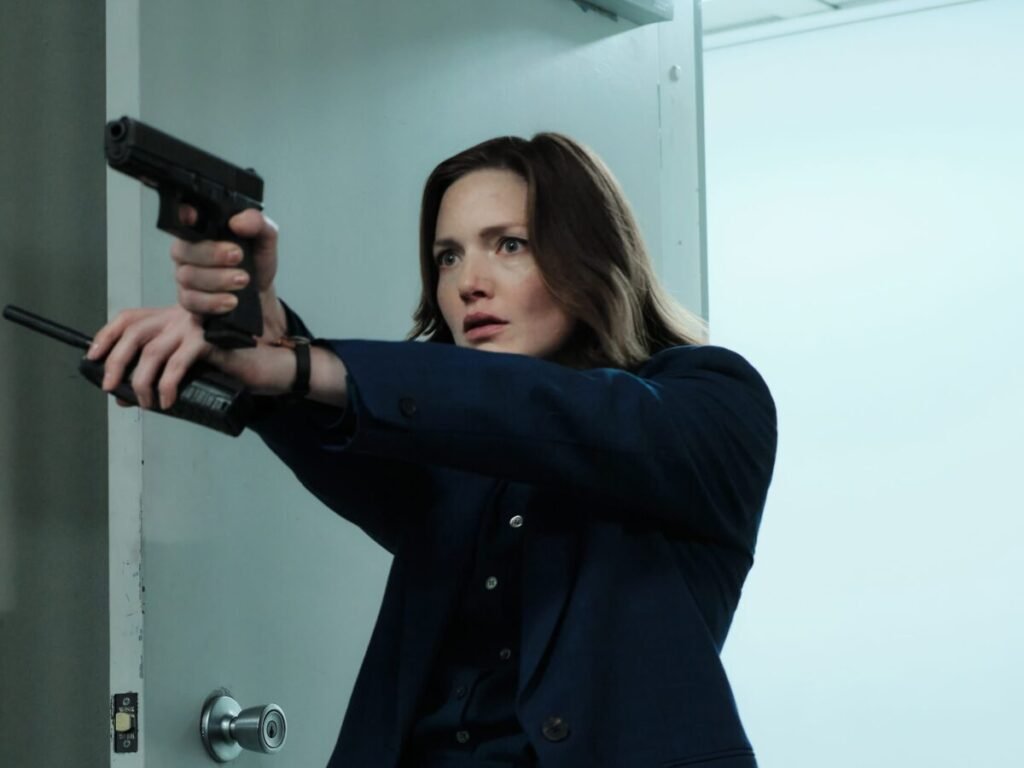 Fiebre británica en Movistar Plus: los tres estrenos clave para este junio Imagen que muestra una de las escenas de The Capture con Holliday Grainger que estrena Movistar Plus en junio