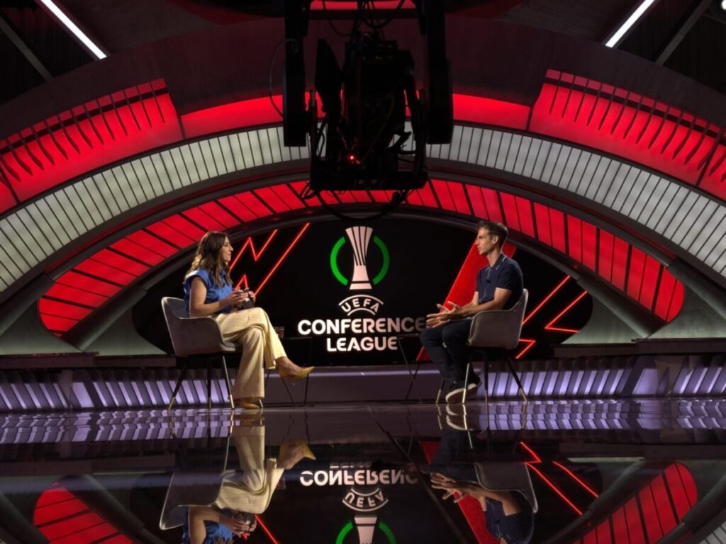 El secreto de la ‘línea roja’ de Iñigo Pérez que lleva al Rayo Vallecano hacia la gloria europea Imagen que muestra al ténico del Rayo Vallecano entrevistado el Movistar Plus sobre la final de la Conference League