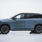Imagen del lateral del nuevo JAECOO 8 SHS de 2026