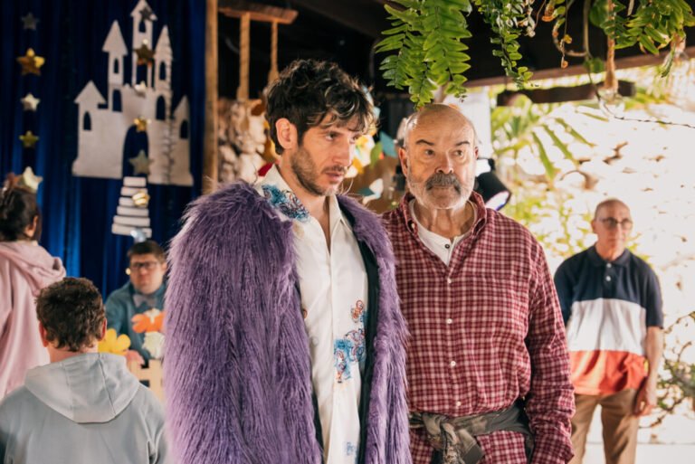 Antonio Resines y Quim Gutiérrez se convierten en atracadores por error en ‘Haciendo amigos’ Quim Gutierres y Antonio Resines, en una escena de Haciendo amigos estreno el 10 de julio de 2026.