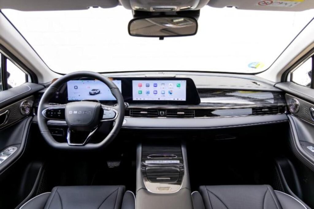 El coche que "ve" mejor que tú: el OMODA 5 SHS-H Imagen del salpicadero del nuevo OMODA 5 SHS de 2026
