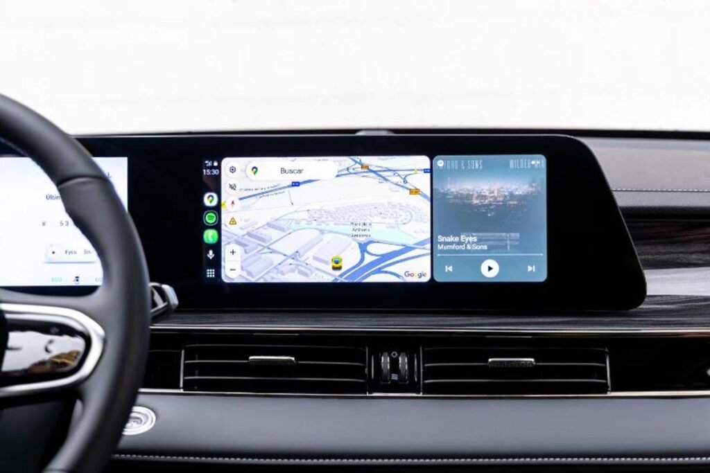 El coche que "ve" mejor que tú: el OMODA 5 SHS-H Imagen de la segunda pantalla del salpicadero del nuevo OMODA 5 SHS de 2026