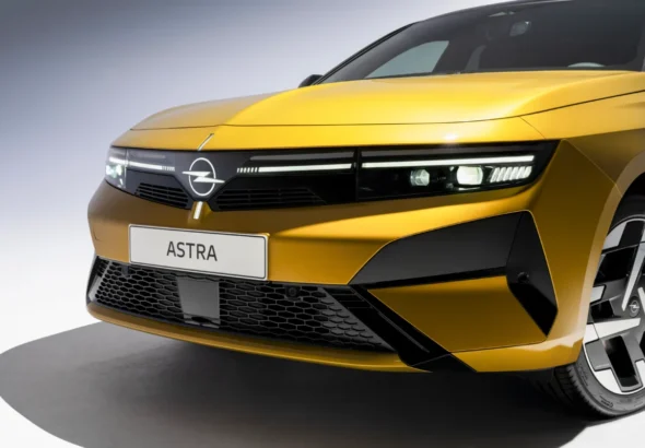 Imagen del nuevo Opel Astra 2026 frontal amarillo