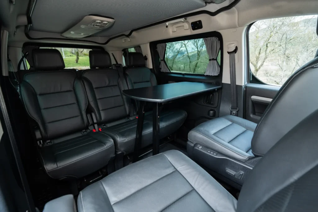¿Tu casa o tu coche? La libertad total del nuevo Opel Zafira de Tinkervan ¿Tu casa o tu coche? La libertad total del nuevo Opel Zafira de Tinkervan
