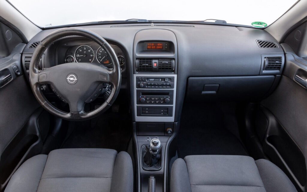 Del éxito de los 90 al rayo eléctrico: El viaje épico del Opel Astra Del éxito de los 90 al rayo eléctrico: El viaje épico del Opel Astra
