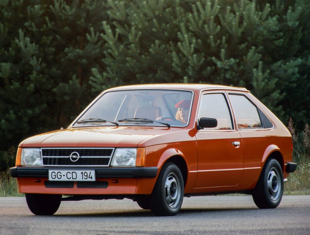 El coche que puso a rodar a un país: La legendaria saga del Opel Kadett El coche que puso a rodar a un país: La legendaria saga del Opel Kadett